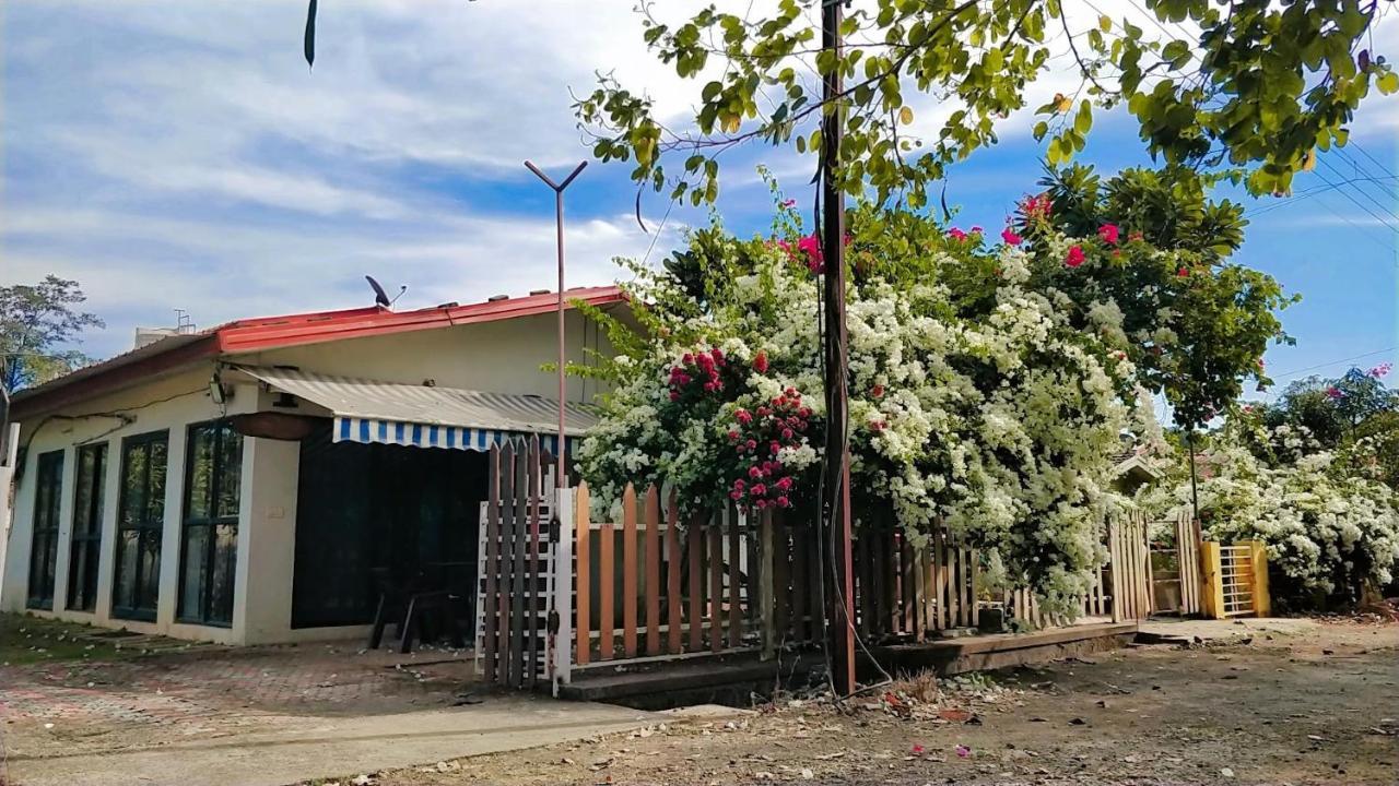 Chalet Ahaz, The Place Of Privacy With Outside Sitting Karjat Exterior foto
