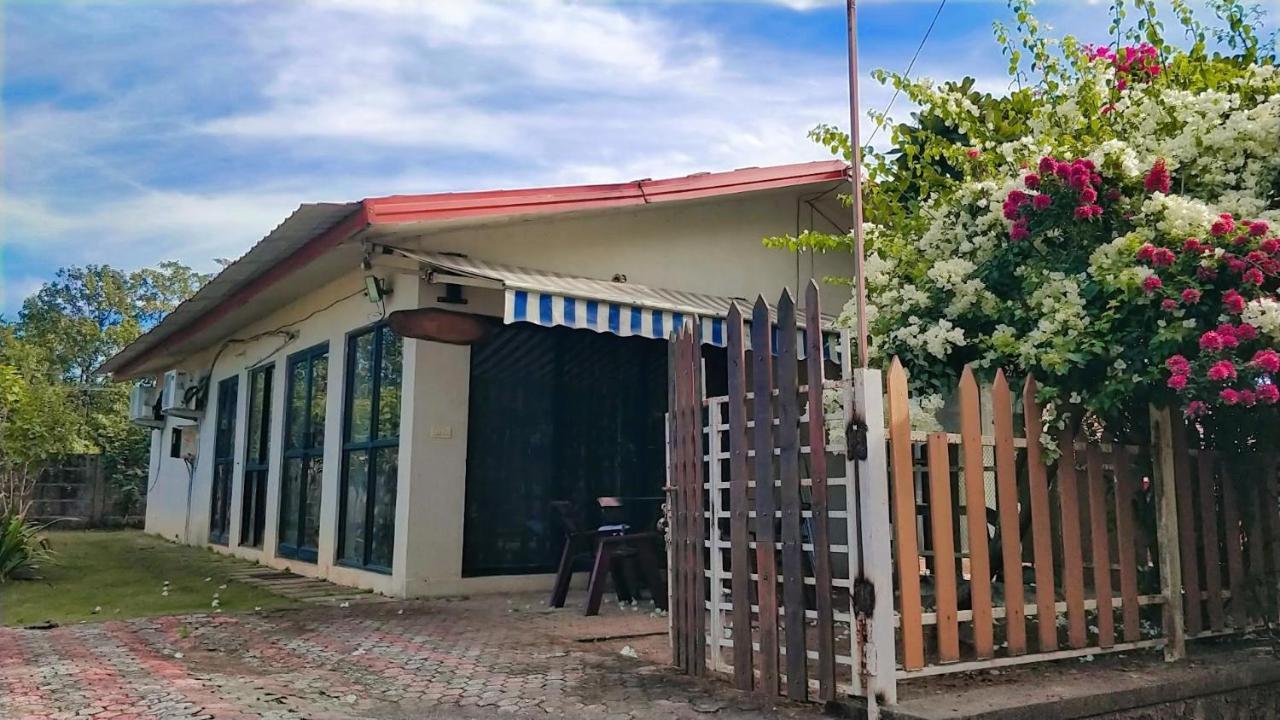 Chalet Ahaz, The Place Of Privacy With Outside Sitting Karjat Exterior foto
